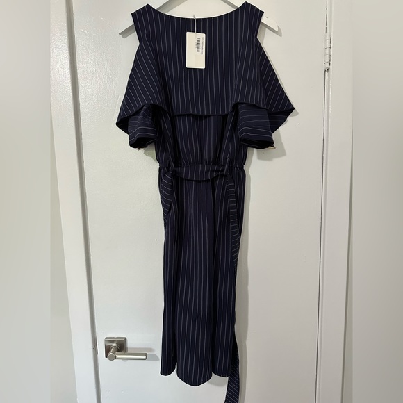 BNWT cold shoulder dress - Picture 2 of 2
